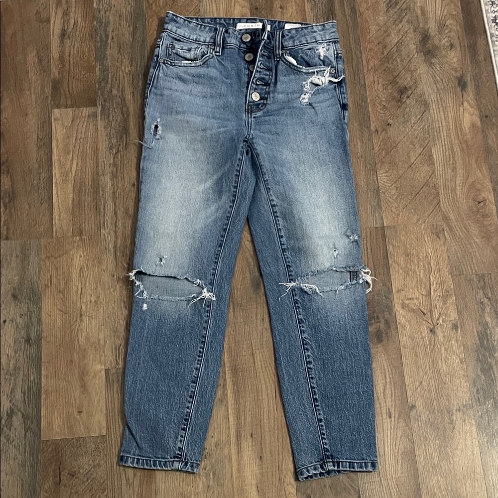 Eunina Vintage Wash Distressed Jeans